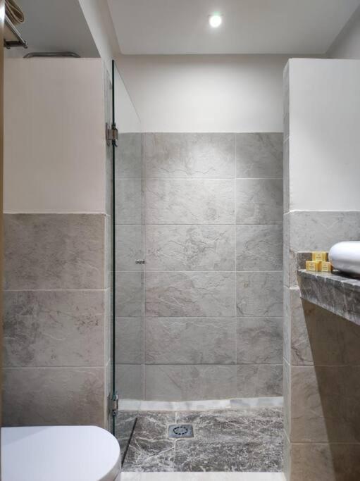 Plein Centre Marrakech, Grand Balcon Filant Apartment Marrakesh Luaran gambar