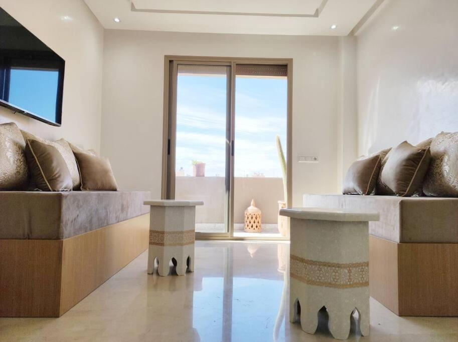 Plein Centre Marrakech, Grand Balcon Filant Apartment Marrakesh Luaran gambar